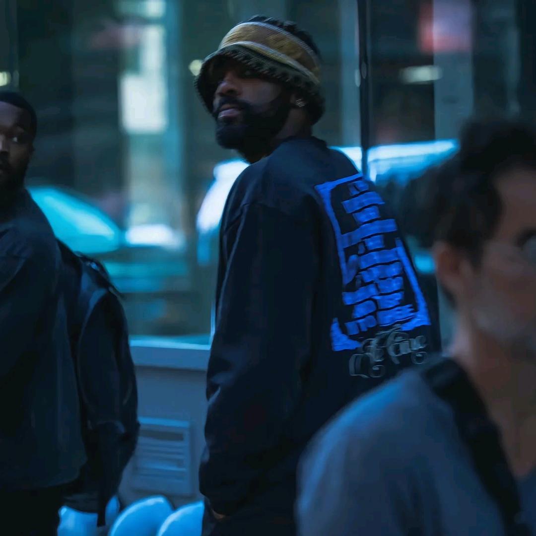 左手凯里.