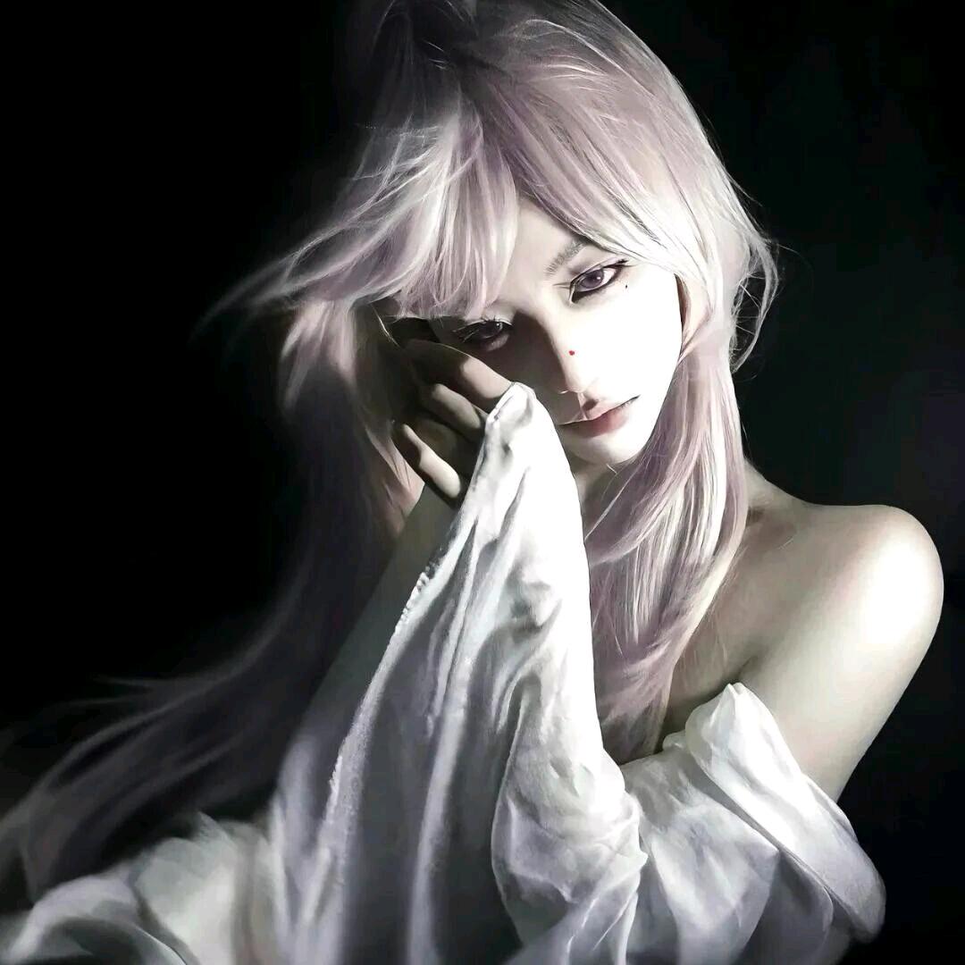 美少女大战蟑螂三百回合