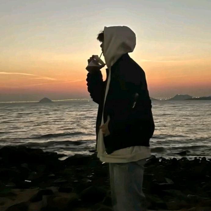 纟彖亻分天空