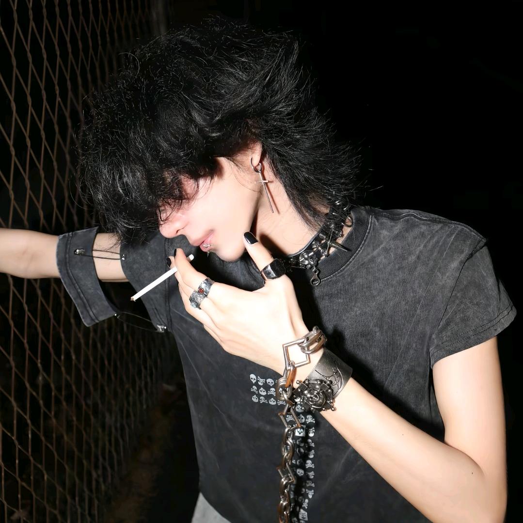 ✞