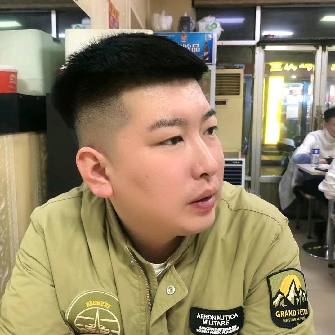 吴 夕。