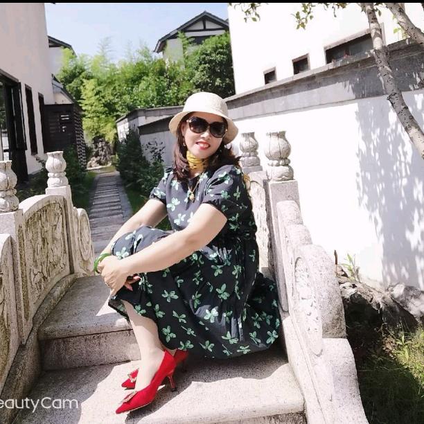 妞妞开心果💕