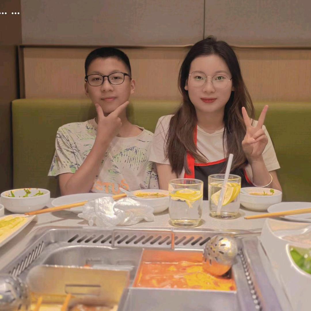 卖猪肉的小姐姐