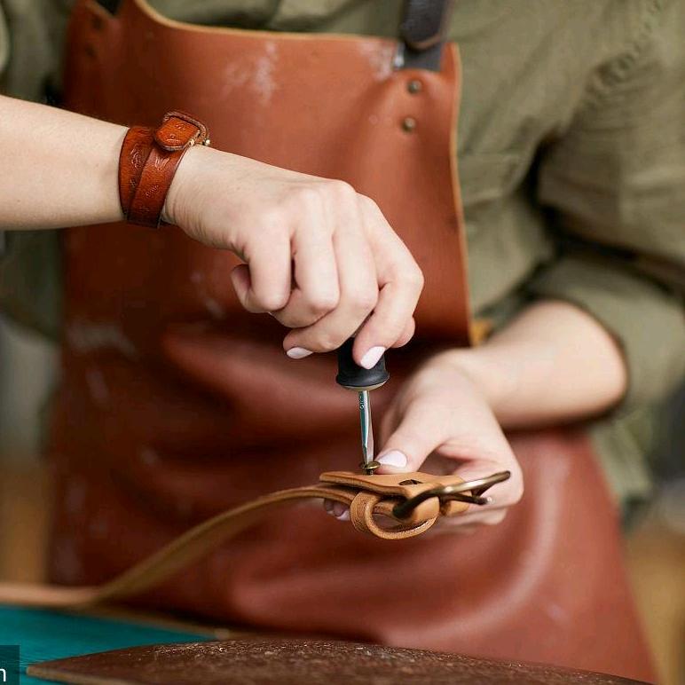 润木琳琳皮具服饰店