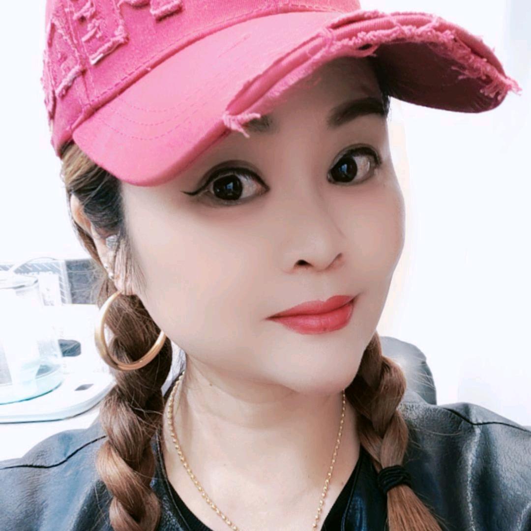 艾衣橱.女装.保靖商贸中心