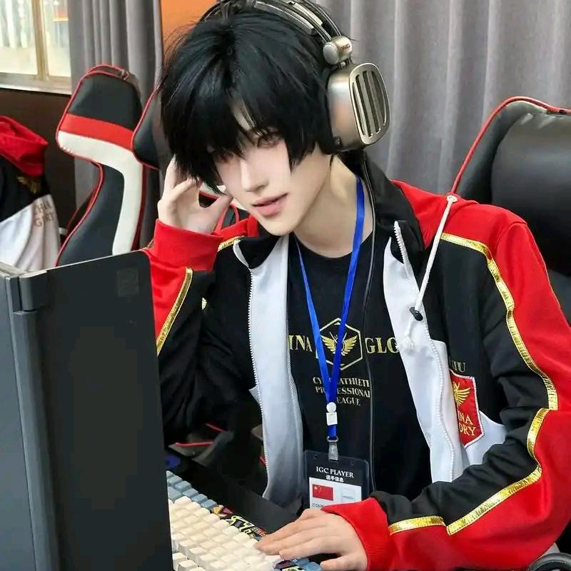 君莫笑