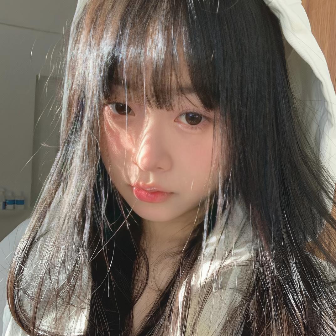 yan^.