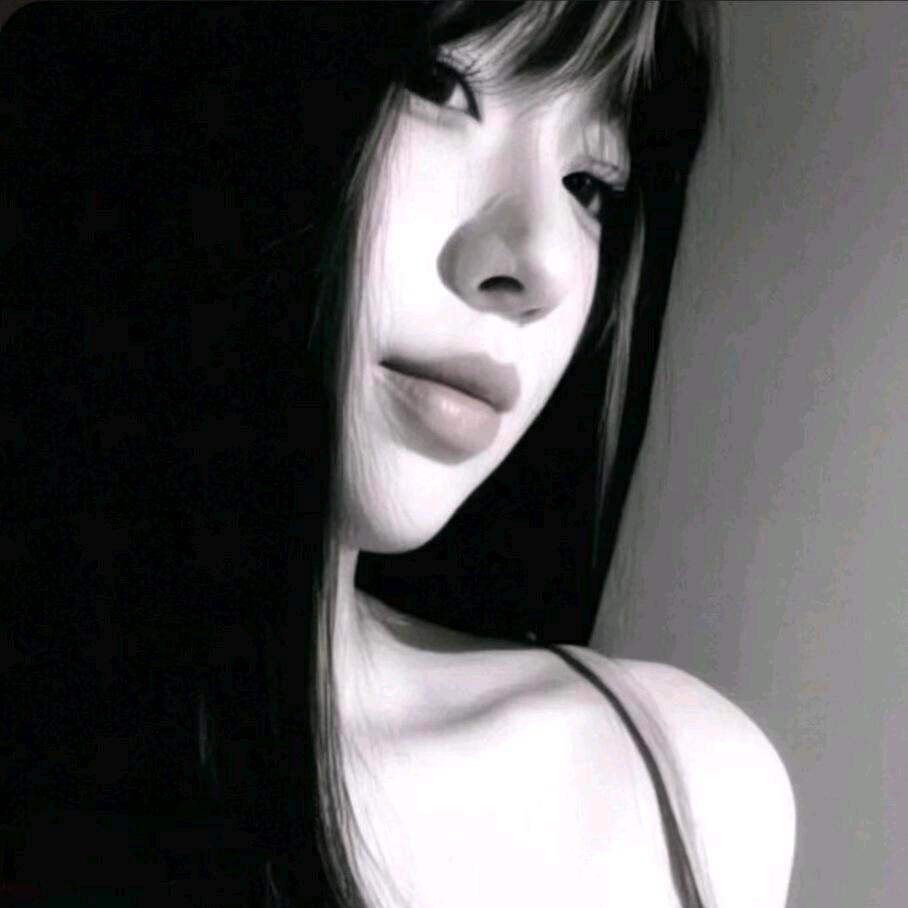 李婷.