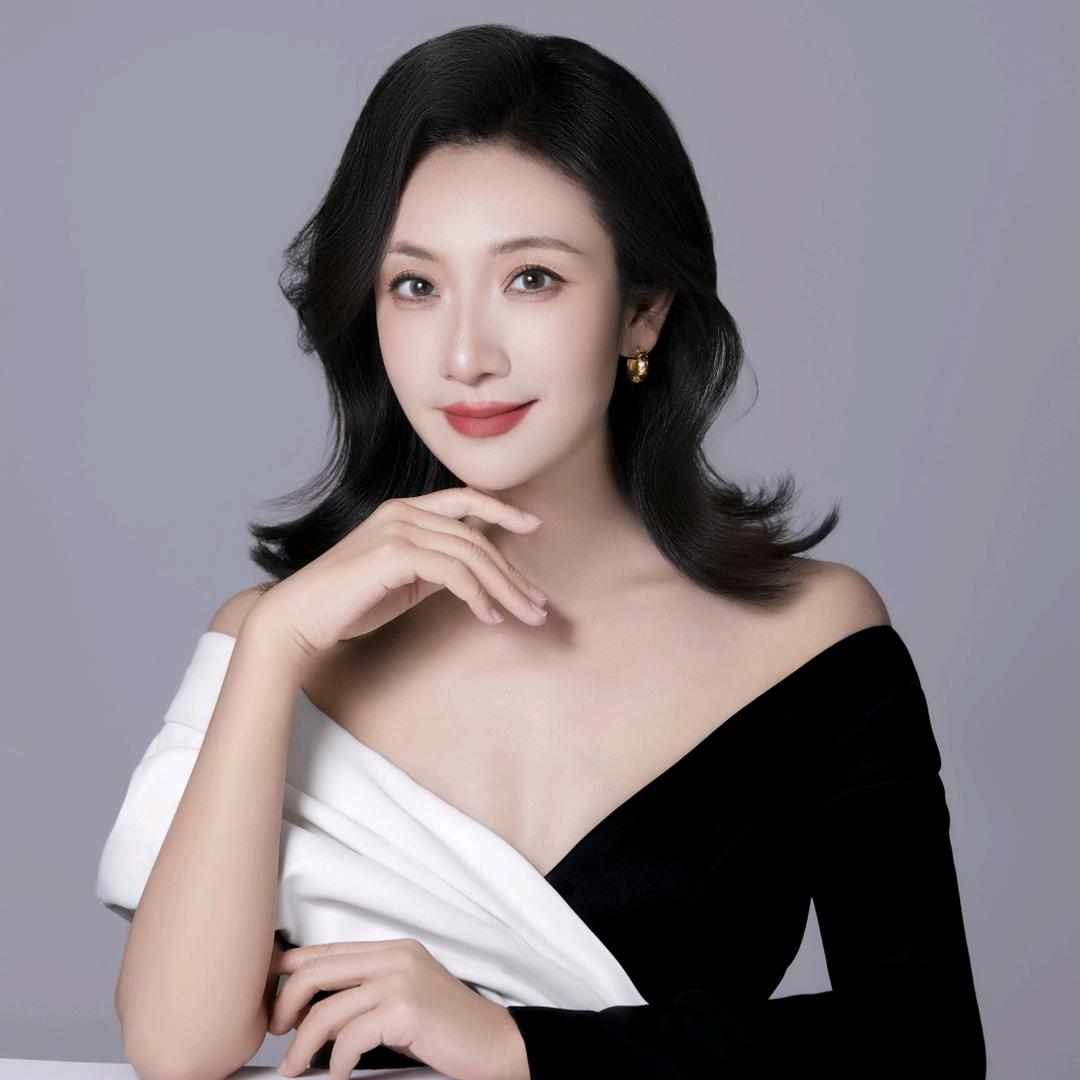 IUV GIRLS 双语主持人梓睿