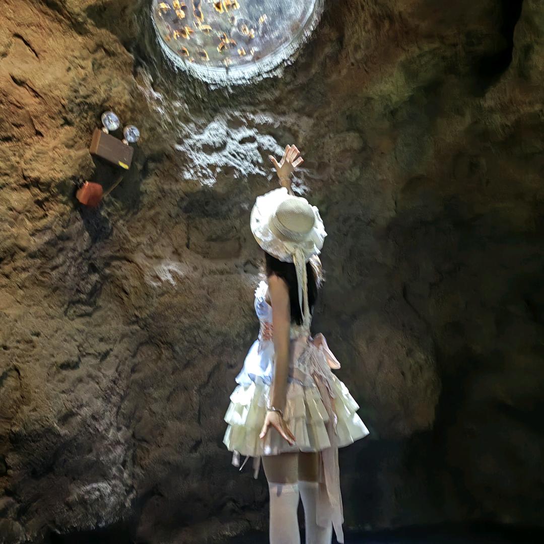 薆溢