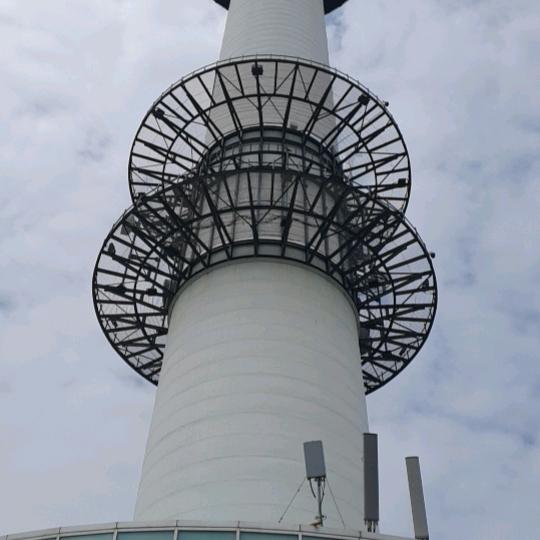 红岩