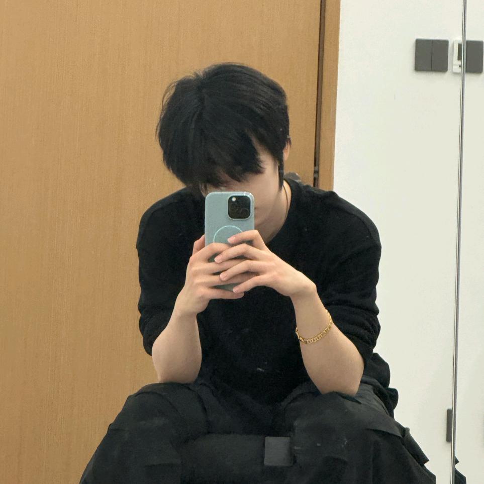小兔守着小狼崽/
