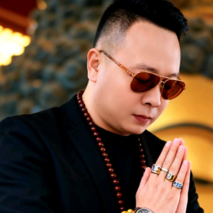 🚬ᥫᦸᐝ浓烟🍻伴酒ꦿ࿐