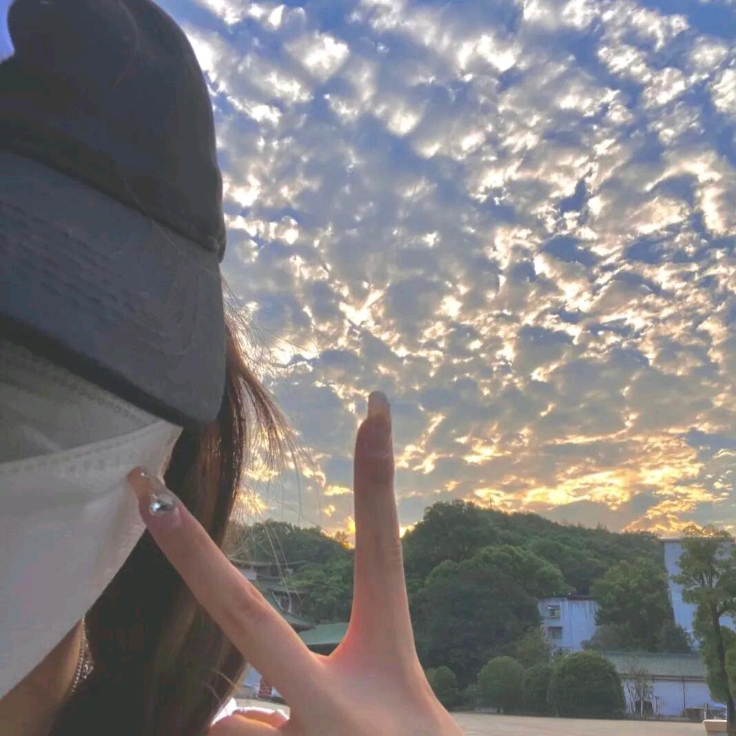 轻衣拂雪ᥫᩣ．