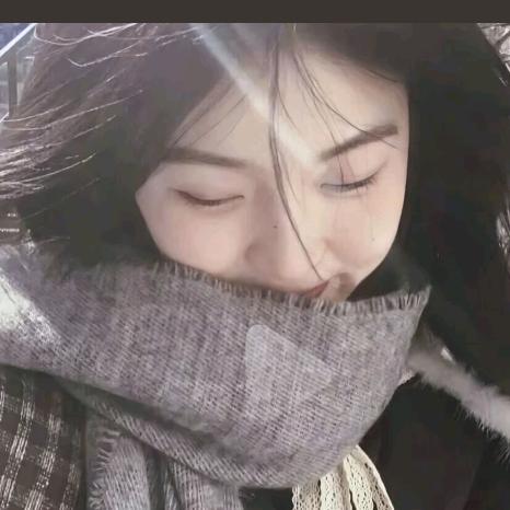 小李不吃梨。