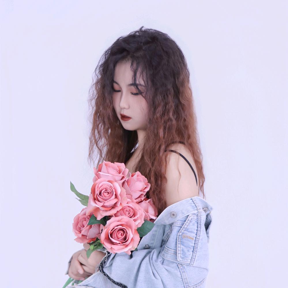 🥀玫瑰不开了.