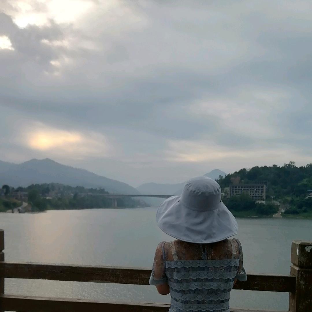 a越努力越幸运a