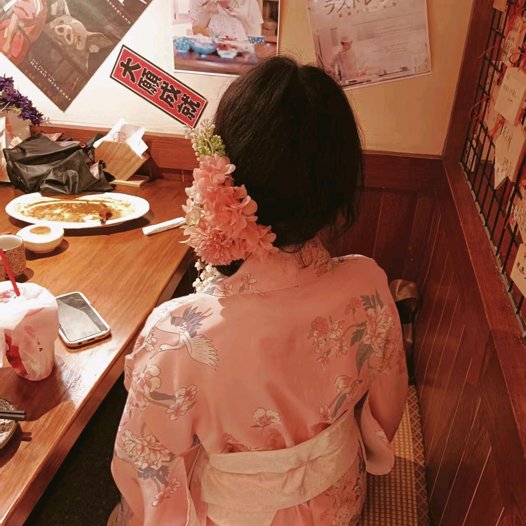 聪明、漂亮、富贵、温文尔雅的大小姐