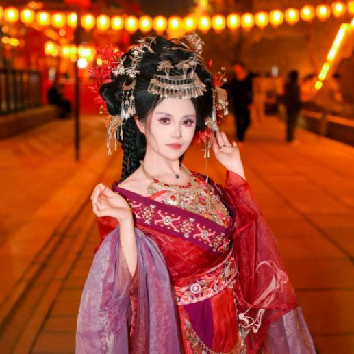 云锦华裳汉服店官方号