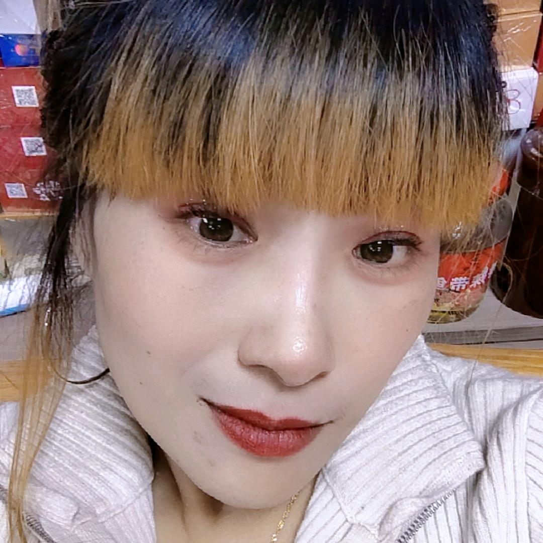 烟酒店老板娘