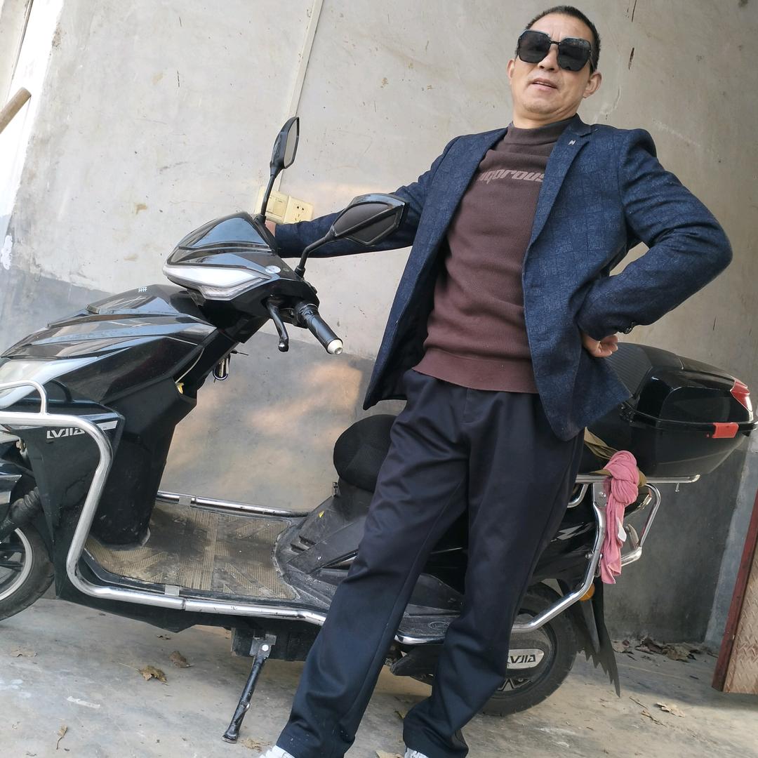 含着眼泪想着你