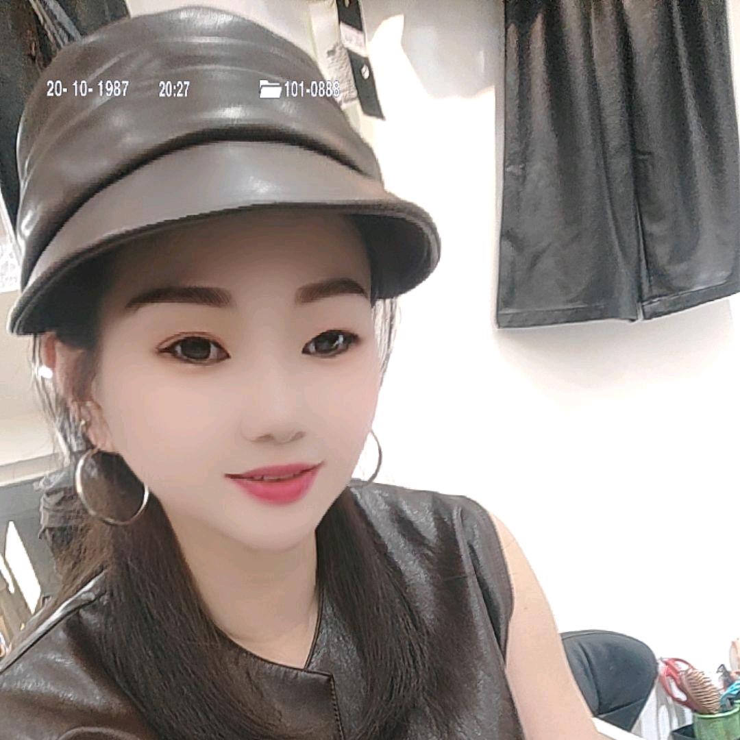 龙港市百有五街阿英精品女装