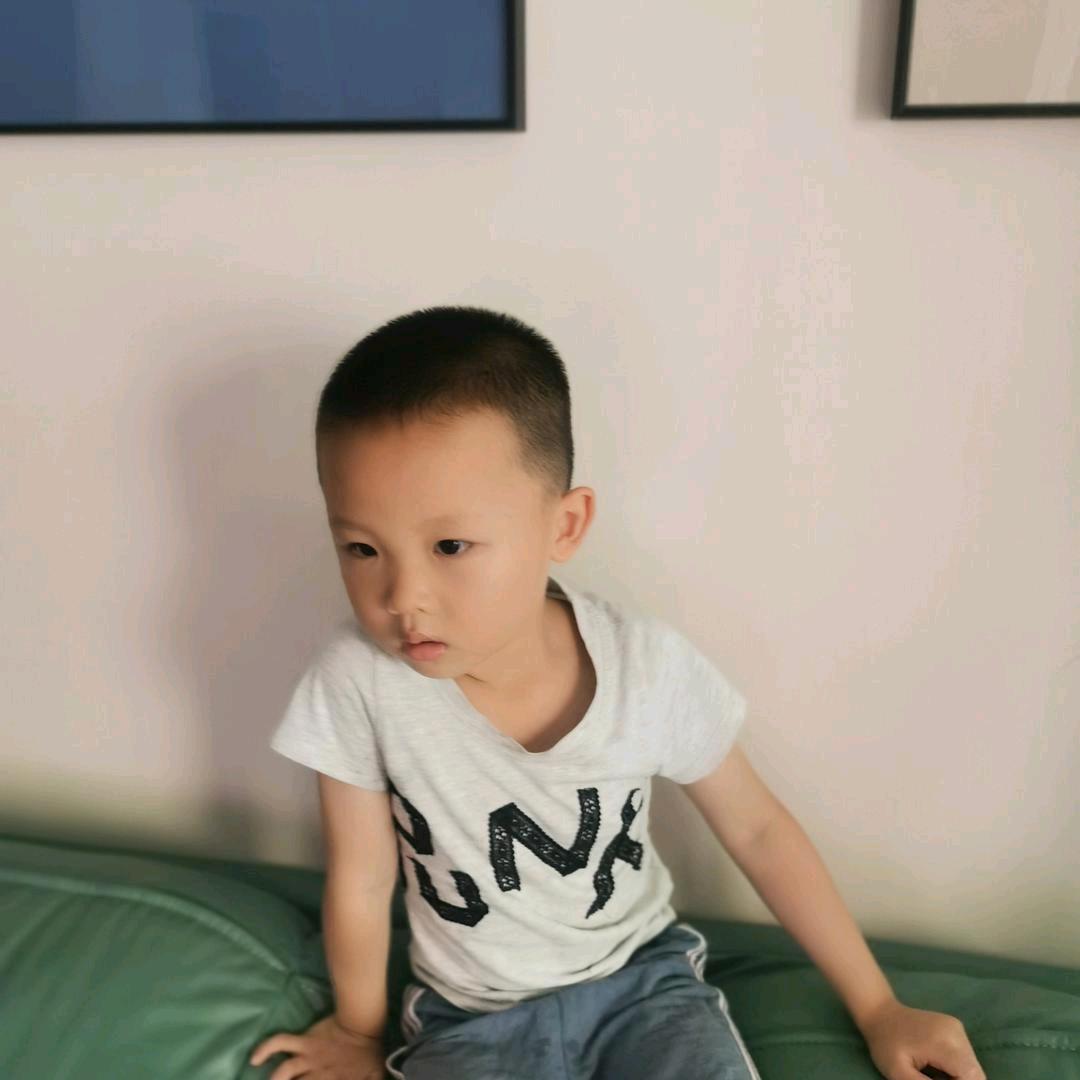 .ﾟ٩(๑A任校飞๑)۶.ﾟ@