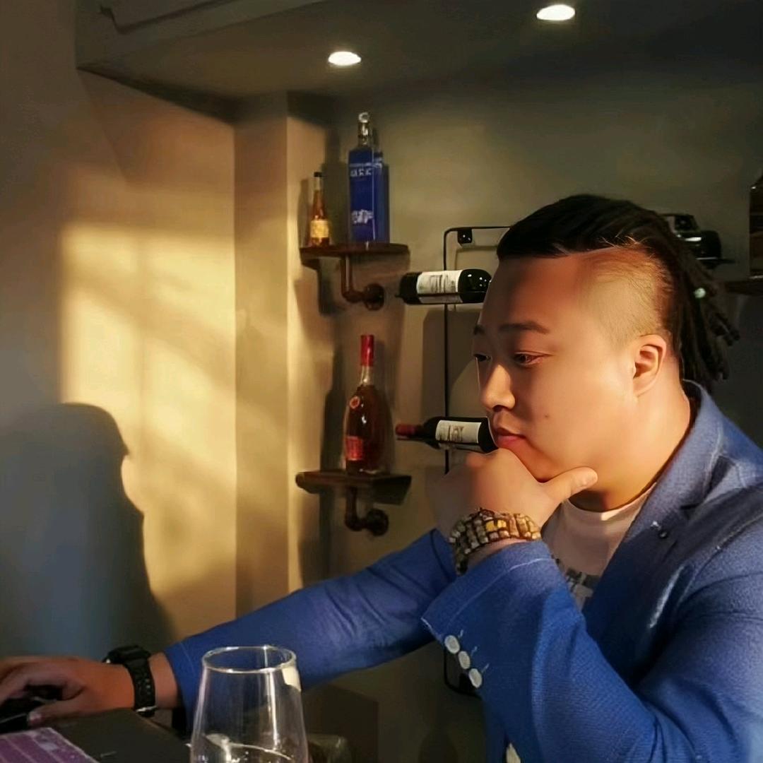 ཨོཾ任小欠儿º²¹⁵