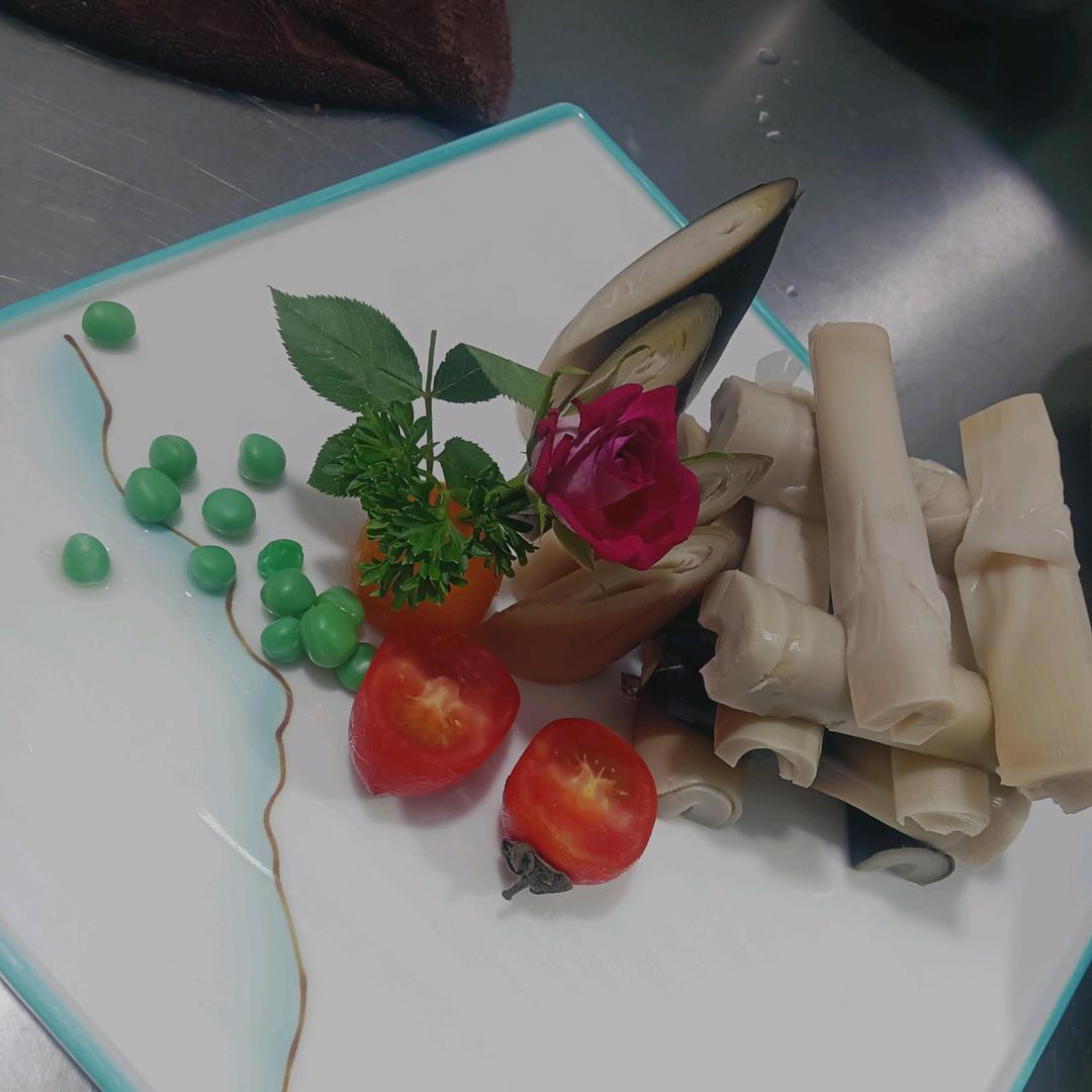 ( っ'-')╮ =͟͟͞͞🏀