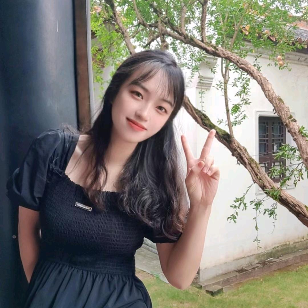 韩奕雯（周五休息😝）