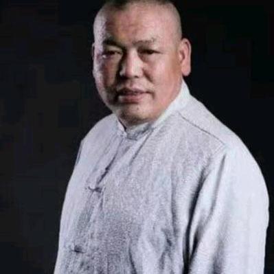 书画家张桂忠