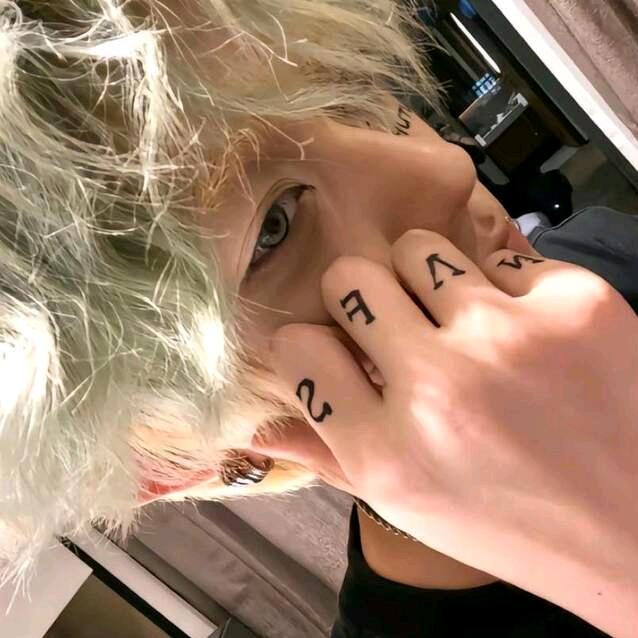 萌届一把刀