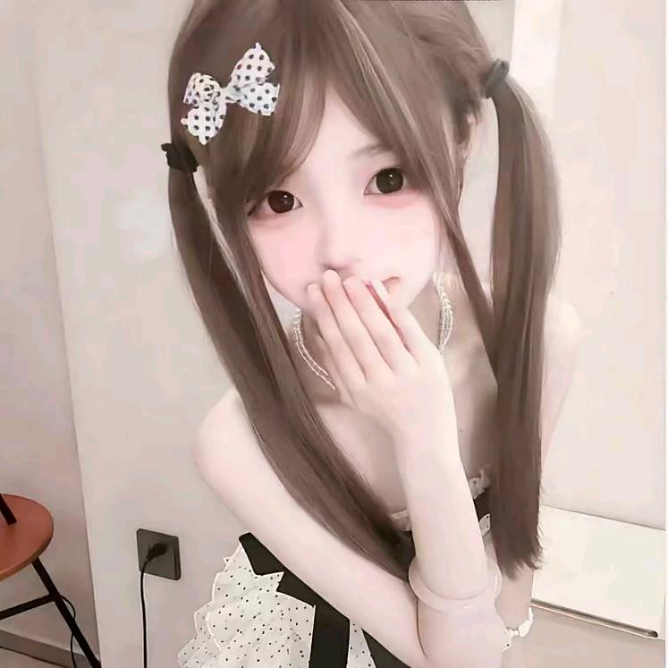 董璐思