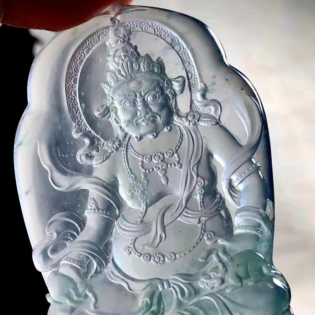揭阳翡翠精工抛光。