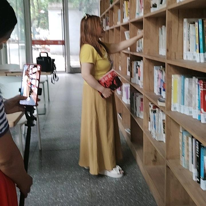 幺妹喜欢拍抖音