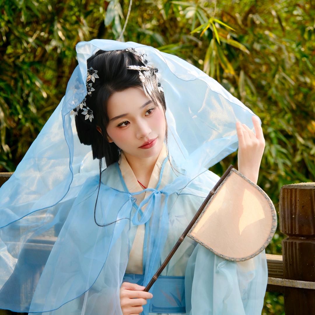 桂峰云裳阁旅拍馆（化妆师媛媛）可接新娘妆