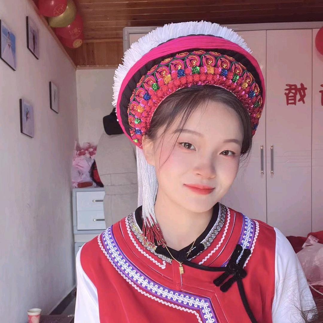 小何呐