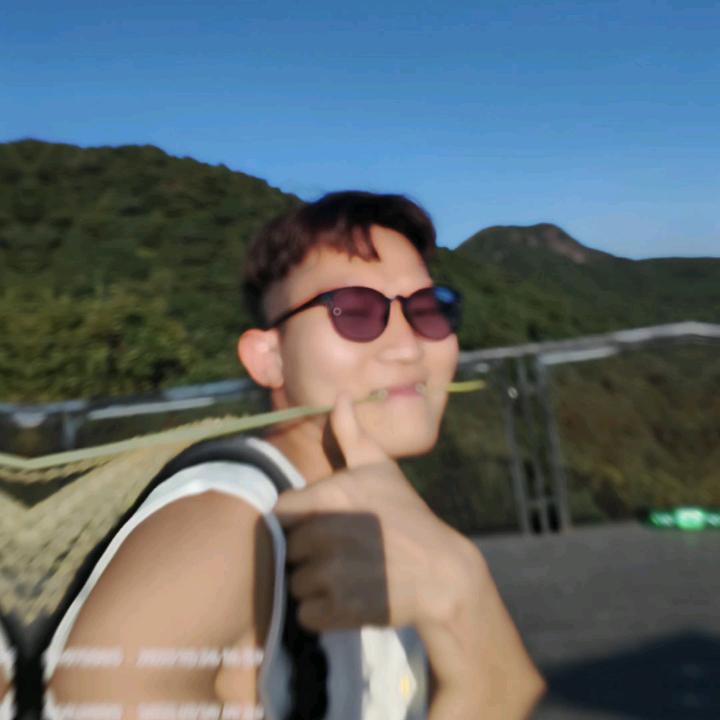 黄哞哞
