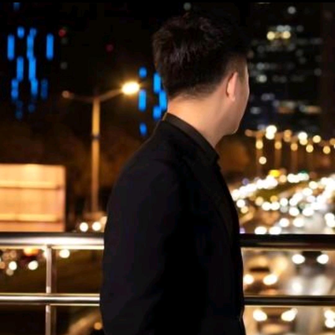 它日若随凌云志