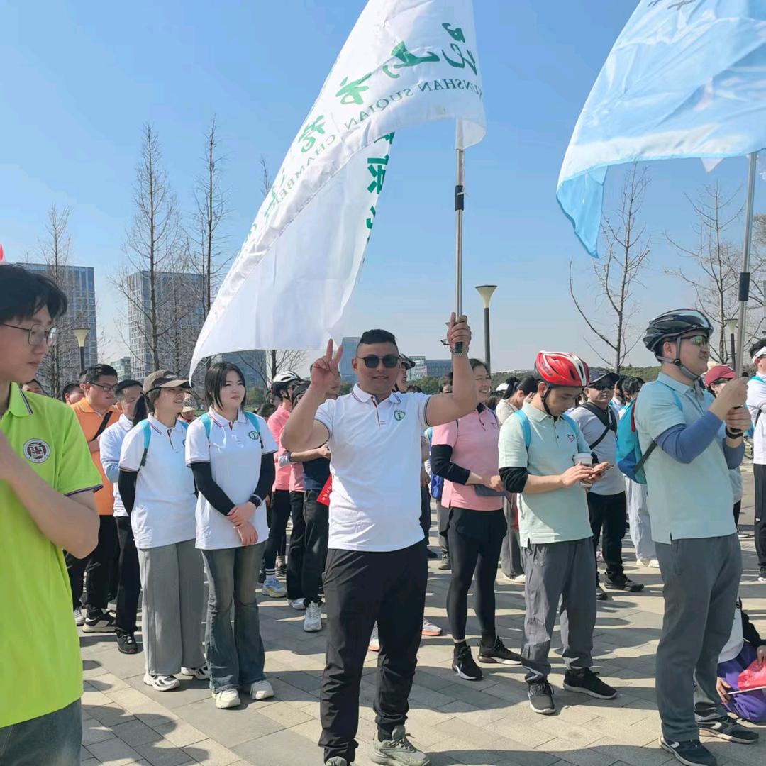 与(仲)不同,(诚)信为本。
