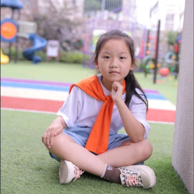 顾家窗帘店小姐姐