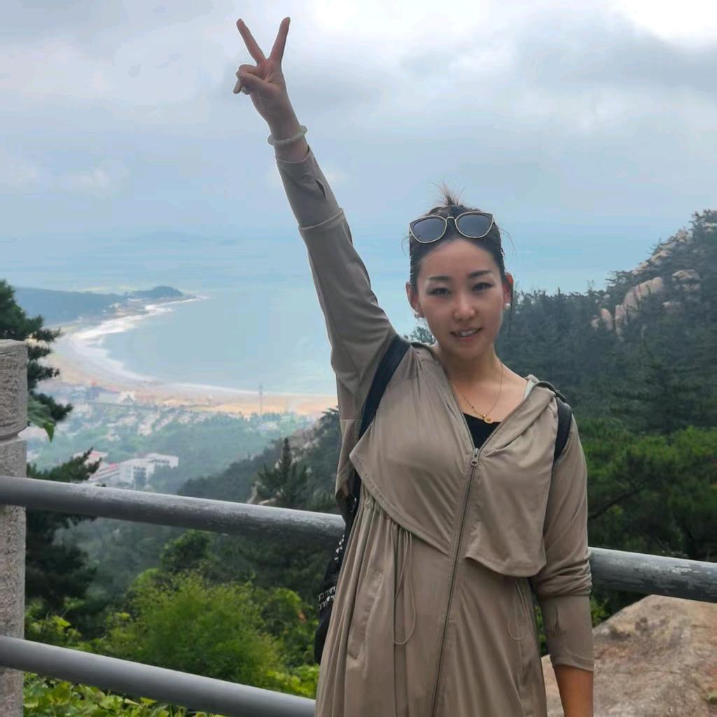 ✌︎  ' ֊'  人间小可爱