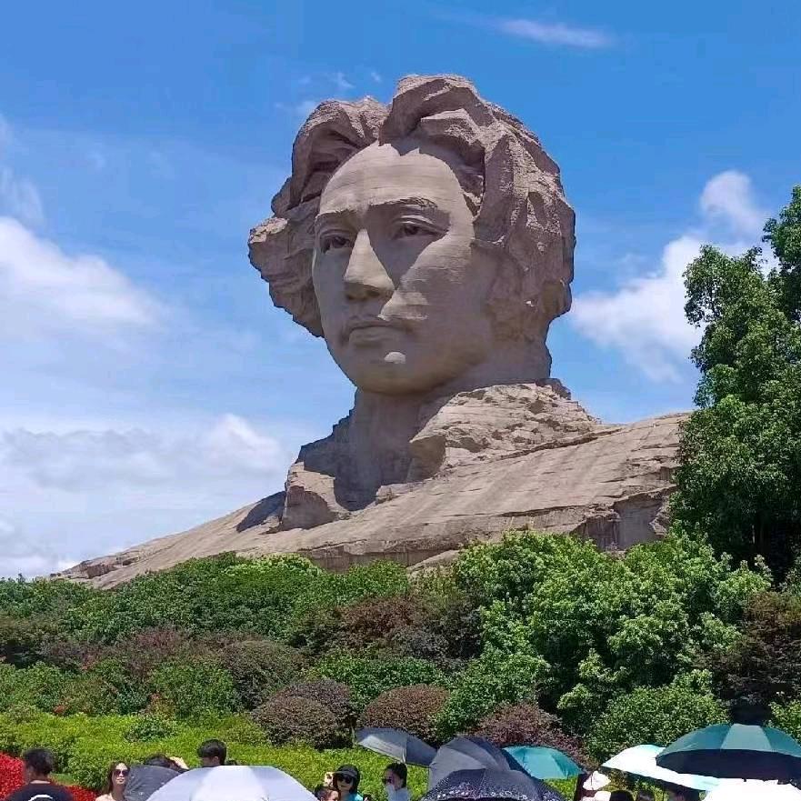 人生何处不相冯