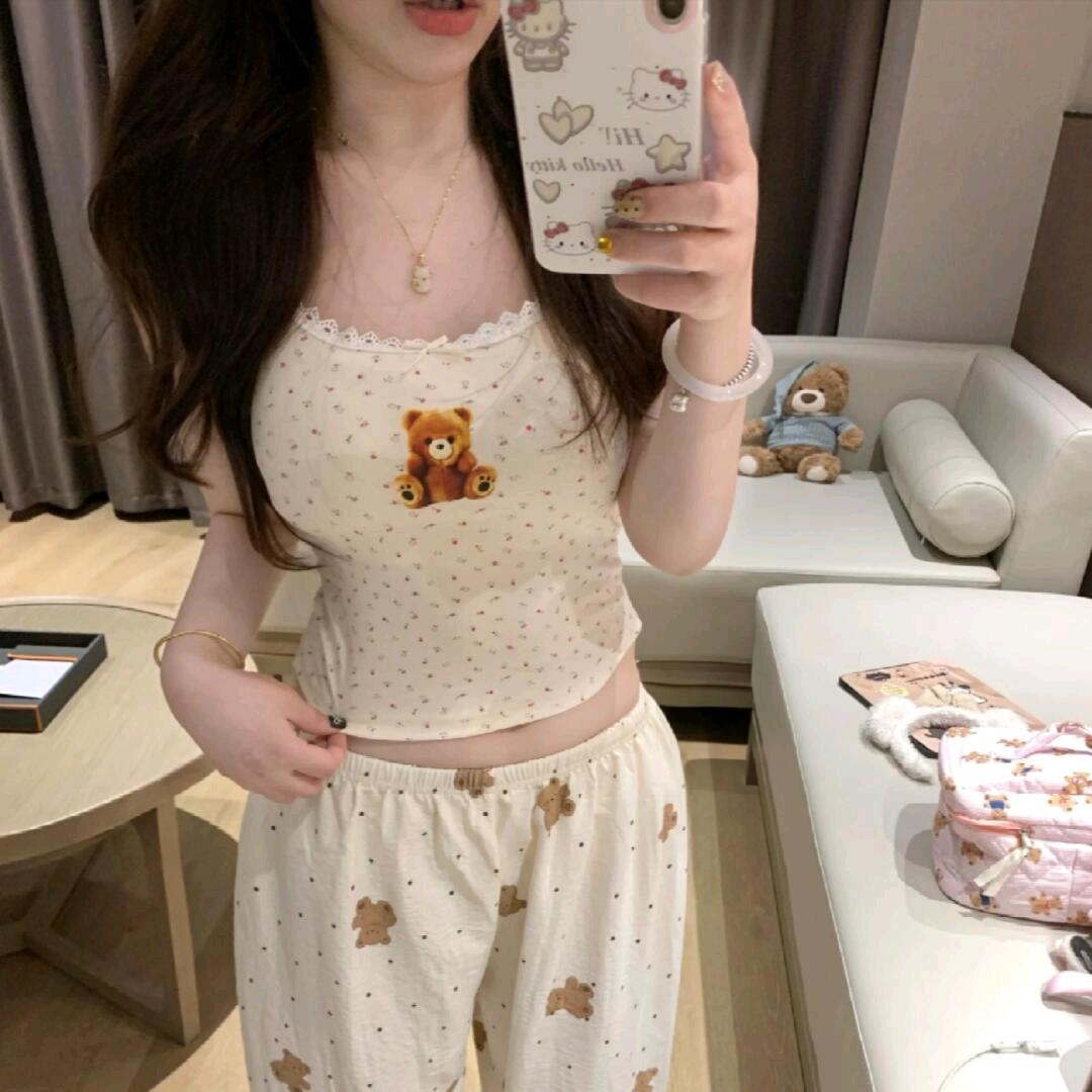 苏  念