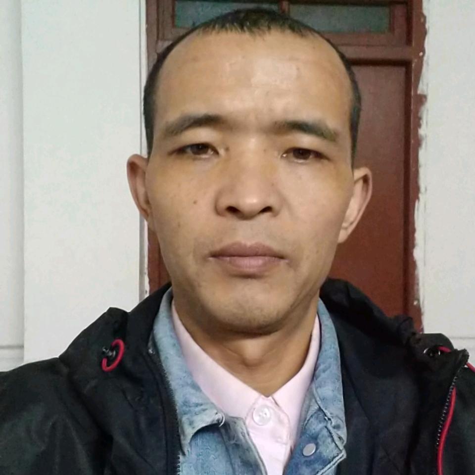 人穷衣服跑。说啥都是错。