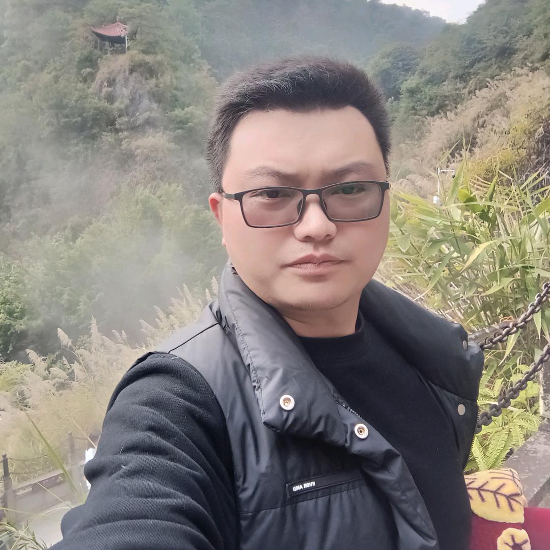 卢克（首播晚上8：30分）