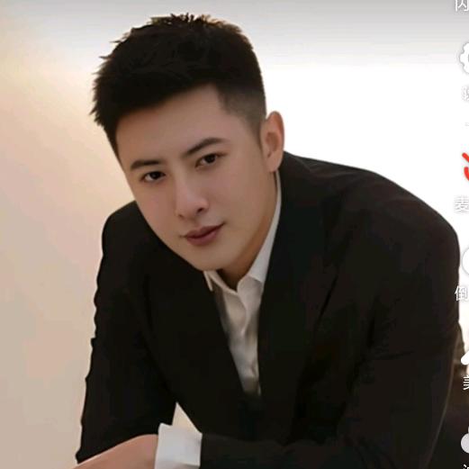 主持人演员翊珵（紫轩）