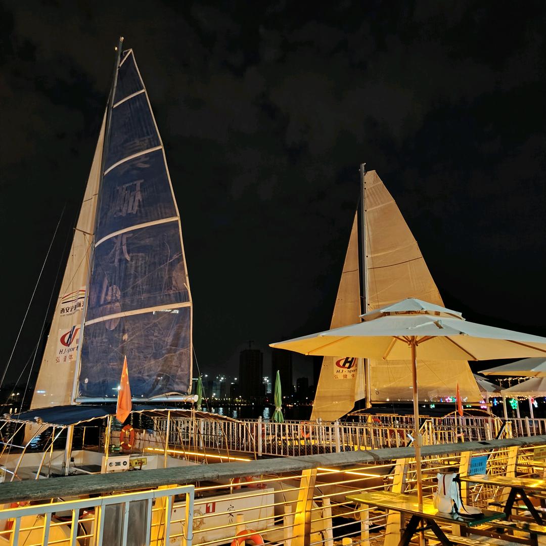 良品铺子龙湖星悦荟