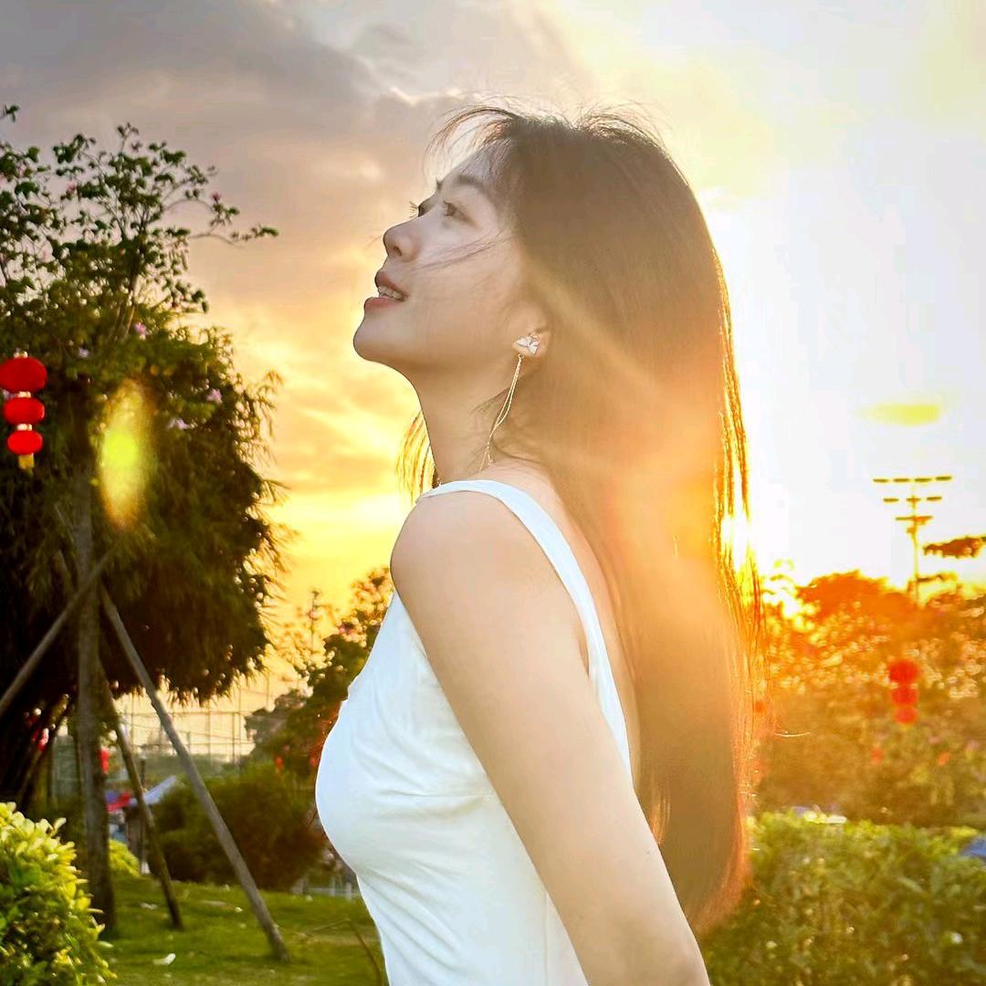 锦鲤附体妮妹子