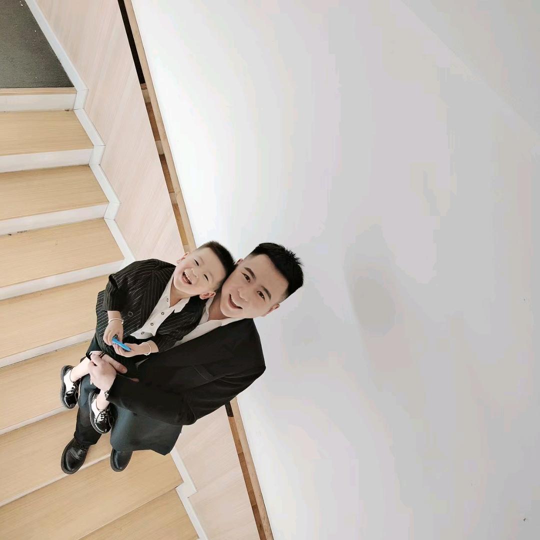 不会贴膜的帅弟